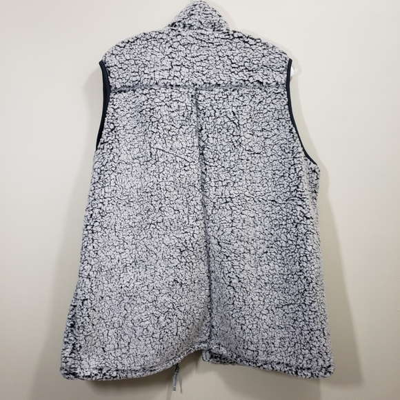 J. American shearling feel fleece zip front vest - Picture 8 of 9